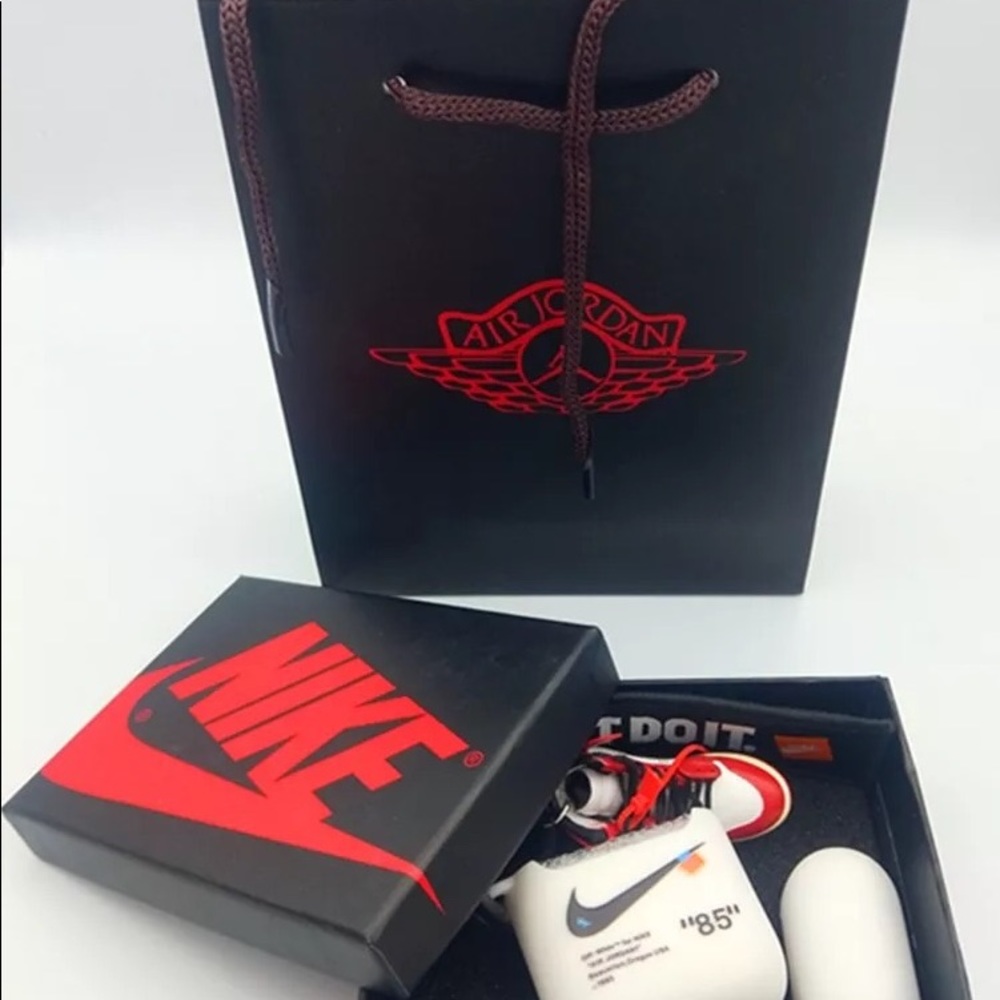 AirPod Case - Picture 10 of 10